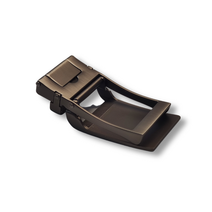 Découvrez notre ceinture automatique en cuir marron foncé. Boucle en acier gris mat pour une touche de sophistication. Commandez la vôtre dès maintenant !