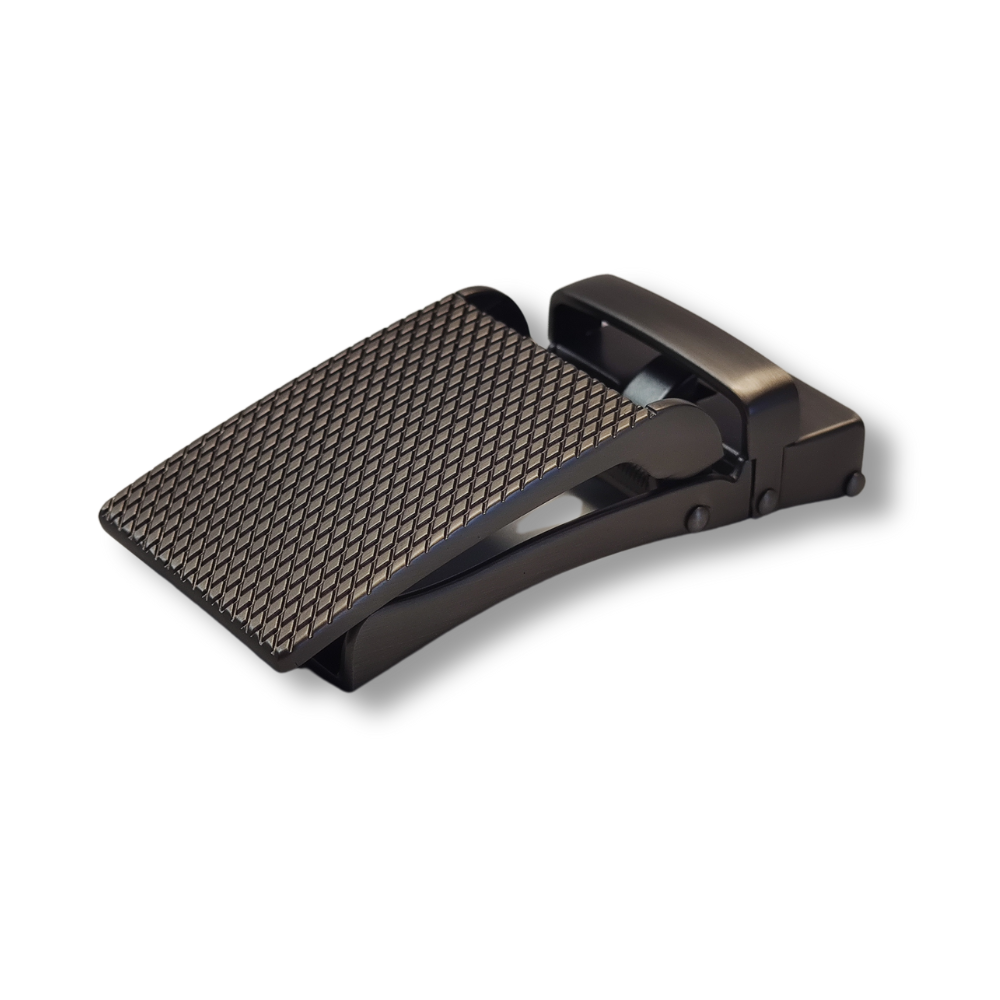 Découvrez notre ceinture automatique en cuir marron foncé. Boucle en acier gris mat pour une touche de sophistication. Commandez la vôtre dès maintenant !