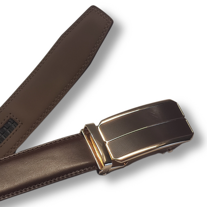 Sublimez votre tenue avec notre ceinture automatique couleur camel. Boucle en acier marron et or pour une finition élégante. Qualité supérieure garantie !